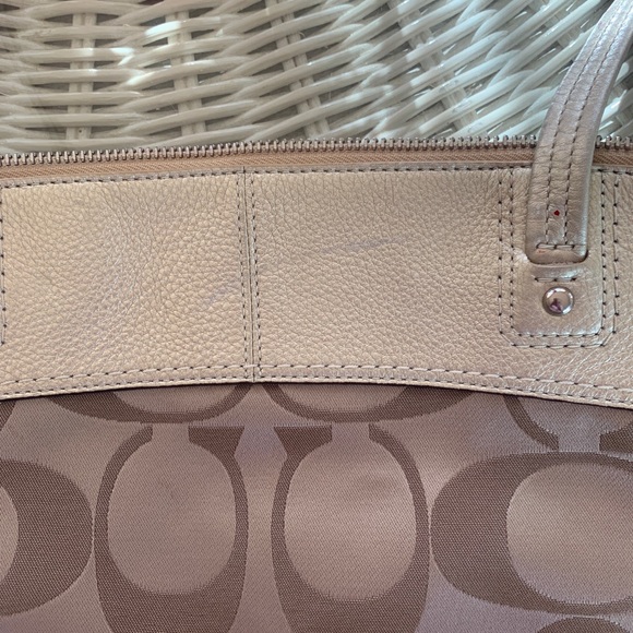 Coach Authentic Vintage Julia Op  Art Tan and Gold Tote - Picture 3 of 8